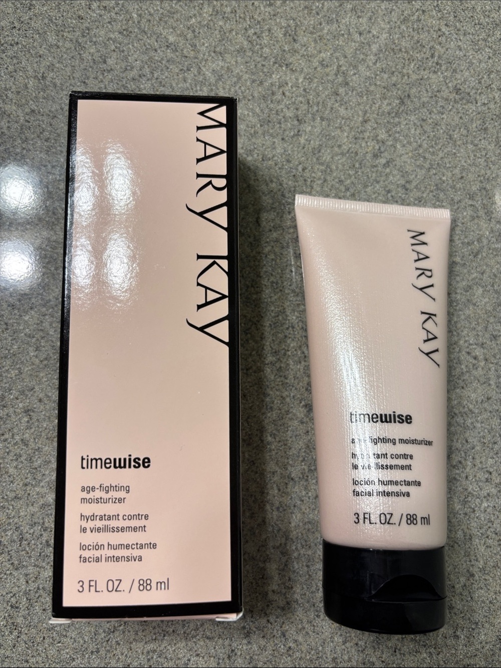 Mary Kay Timewise Age-fighting moisturizer Tube for Normal to Dry Skin